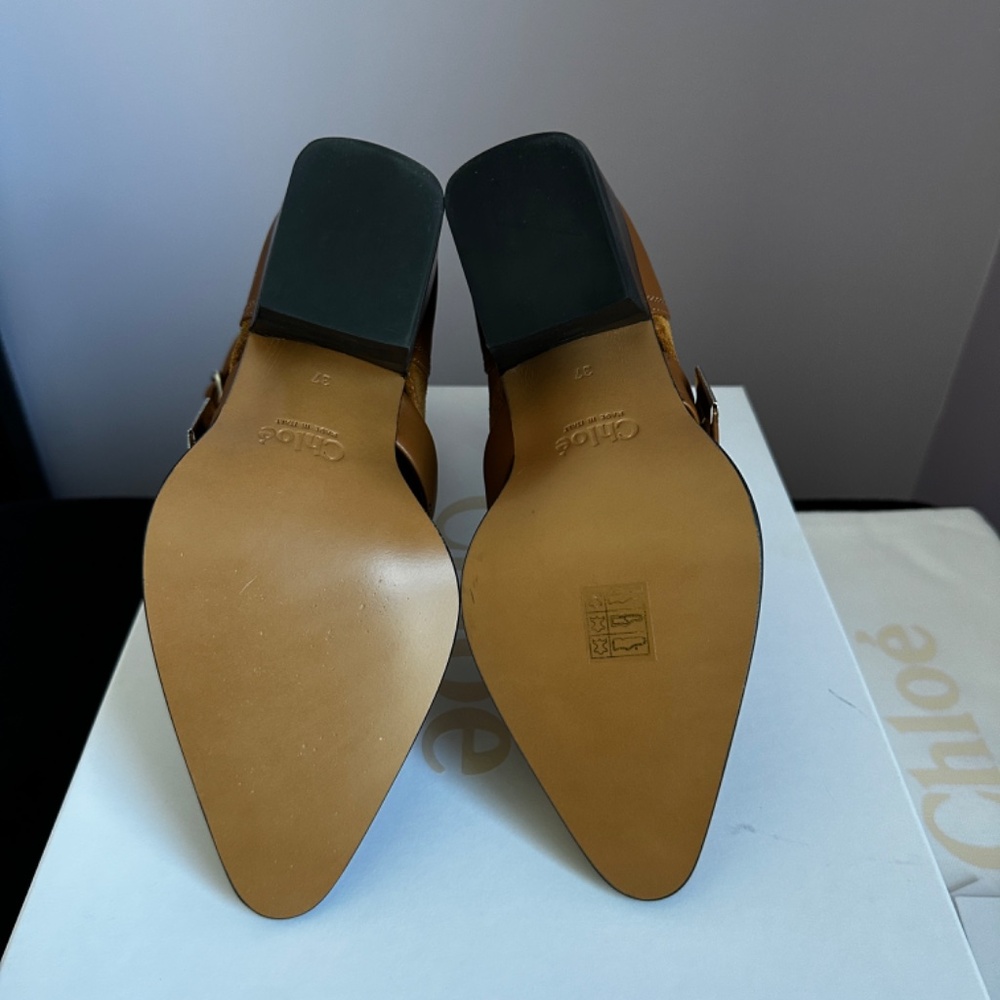 ✨Host Pick✨ Chloe Rylee Suede Ankle Booties - Picture 8 of 14